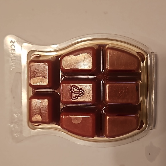 Christmas Cuddles Scentsy Bar - Picture 3 of 3